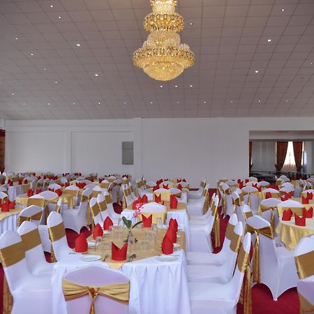 Hotel Kamrel Kurunegala Exteriör bild